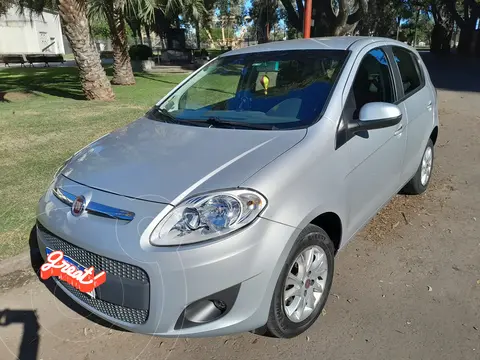 FIAT Palio 5P Attractive usado (2017) color Plata Bari precio $13.900.000