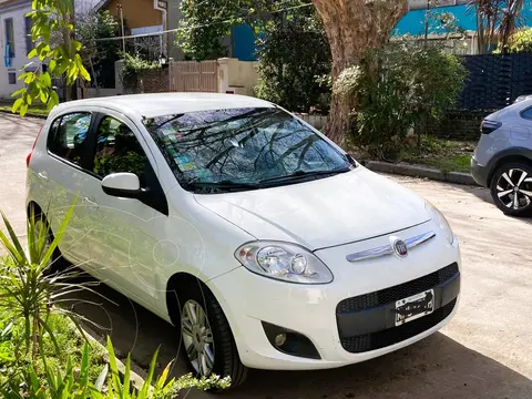 FIAT Palio 5P Essence usado (2013) color Blanco precio $10.500.000