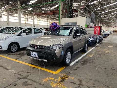 Fiat Palio 5P 1.6L usado (2014) color Plata Bari financiado en mensualidades(enganche $34,000 mensualidades desde $3,850)