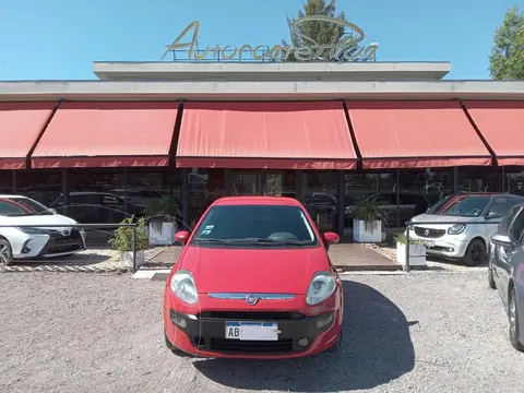 FIAT Punto PUNTO 1.4 ATTRACTIVE L/16 UCONNECT usado (2017) color Rojo precio u$s13.000