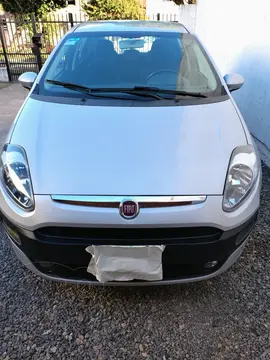 FIAT Punto 5P 1.4 Attractive usado (2015) color Plata Bari precio $12.800.000