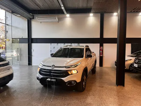 FIAT Toro TORO 2.0TDI VOLCANO  4X4 AT usado (2016) color Blanco precio $22.900.000