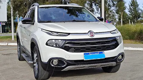 FIAT Toro 2.0 TDi Volcano 4x4 CD Aut Pack Premium usado (2016) color Blanco precio $25.000.000