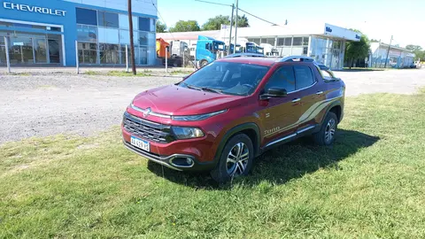 FIAT Toro 2.0 TDi Volcano 4x4 CD Aut usado (2016) color BORDO precio $21.500.000