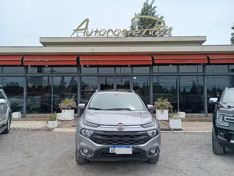 FIAT Toro TORO 1.8MPI FREEDOM  4X2 AT usado (2021) color Gris precio $27.500.000