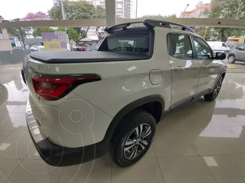 FIAT Toro 1.8 Freedom 4x2 CD Aut usado (2024) color Blanco financiado en cuotas(anticipo $8.500.000 cuotas desde $350.000)