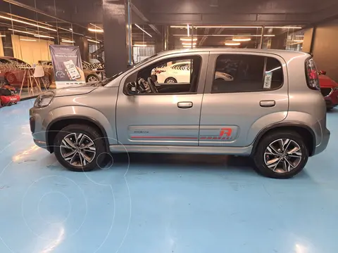 Fiat Uno Sporting usado (2018) color plateado precio $195,000