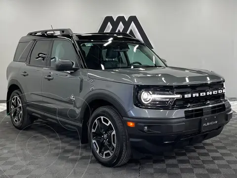 Ford Bronco Outer Banks 4 Puertas usado (2024) color Gris precio $639,999