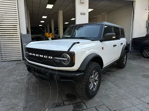 Ford Bronco Badlands 4 Puertas usado (2022) color Blanco financiado en mensualidades(enganche $240,000 mensualidades desde $31,838)