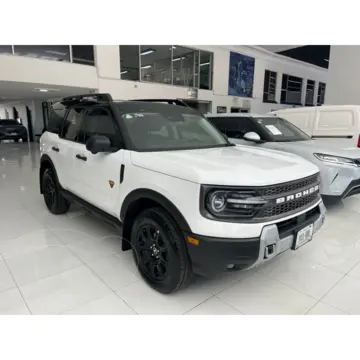 Ford Bronco Badlands 4 Puertas usado (2025) color Blanco precio $690,000
