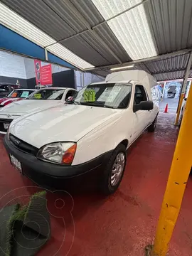 Ford Courier 1.6L usado (2011) color Blanco precio $119,999