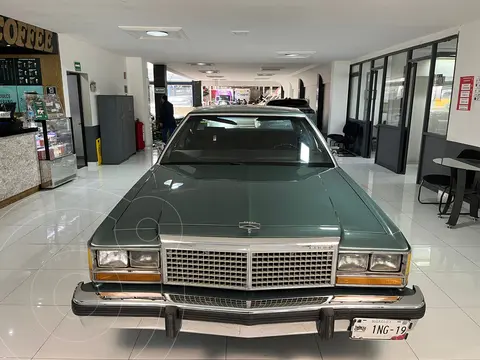 Ford Crown Victoria Police Interceptor usado (1981) color Verde Oliva precio $150,000