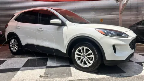 Ford Escape Hibrida SE usado (2021) color Blanco precio $370,000