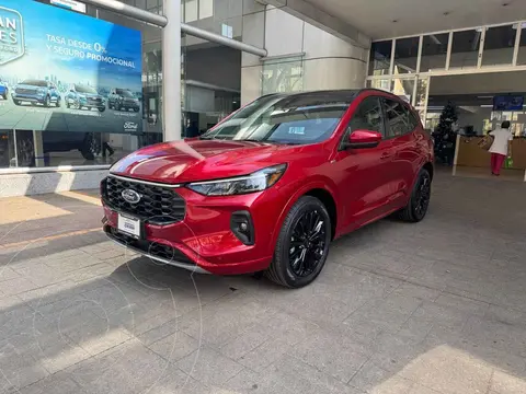 Ford Escape Hibrida Platinum usado (2024) color Rojo financiado en mensualidades(enganche $231,528 mensualidades desde $24,638)