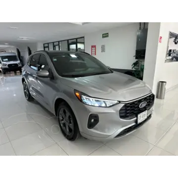 Ford Escape Hibrida ST Line usado (2023) color Plateado precio $460,000