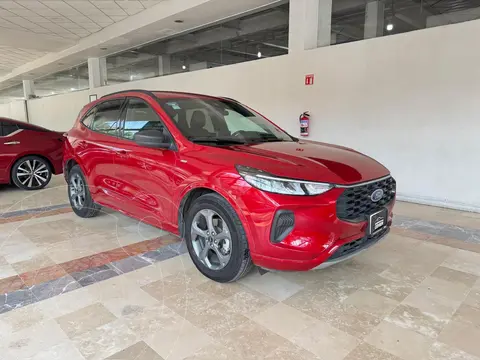 Ford Escape Hibrida ST Line usado (2023) color Rojo Cerezo precio $593,000