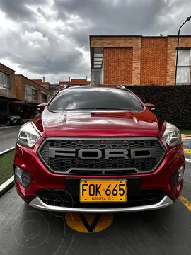 Ford Escape  Titanium 4x4 usado (2018) color Rojo Rubi precio $88.000.000