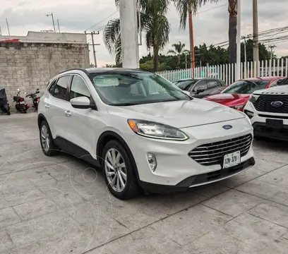 Ford Escape Titanium usado (2022) color Blanco Platinado financiado en mensualidades(enganche $100,000 mensualidades desde $12,500)