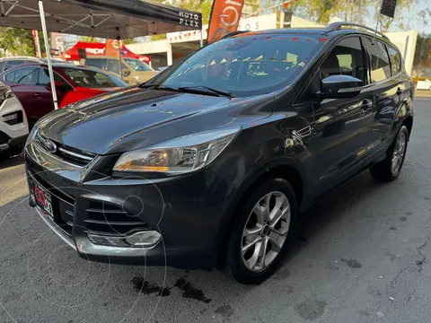 Ford Escape Titanium usado (2016) color Gris precio $240,000