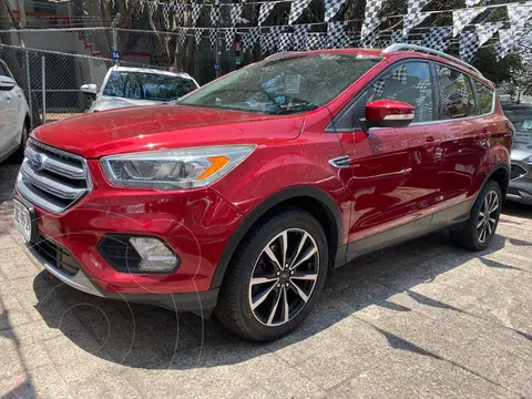 Ford Escape Titanium usado (2017) color Rojo precio $339,000