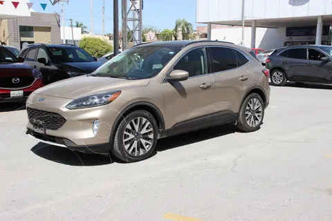 Ford Escape Titanium EcoBoost usado (2020) color Arena precio $380,000