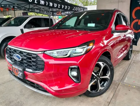 Ford Escape Titanium EcoBoost usado (2023) color Rojo financiado en mensualidades(enganche $170,312 mensualidades desde $13,024)