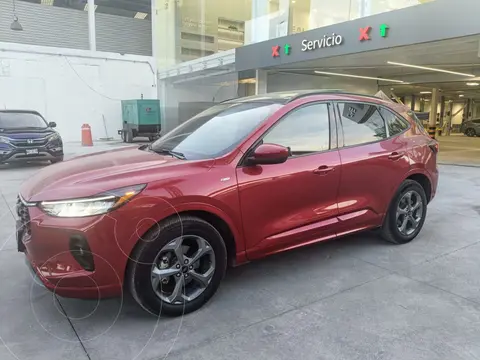 Ford Escape Titanium EcoBoost usado (2023) color Rojo precio $579,000