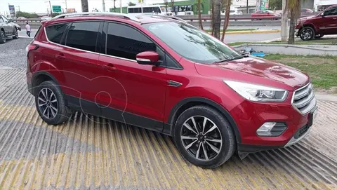 Ford Escape Titanium EcoBoost usado (2019) color Rojo precio $400,000