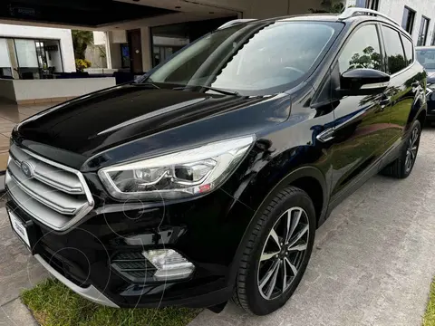 Ford Escape Titanium EcoBoost usado (2019) color Negro financiado en mensualidades(enganche $75,000 mensualidades desde $11,000)