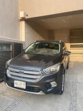 Ford Escape Trend Advance EcoBoost usado (2018) color Gris Nocturno precio $235,000