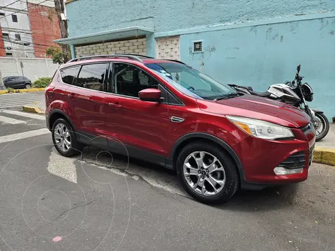 Ford Escape SE Plus con techo panoramico usado (2014) color Rojo precio $220,000