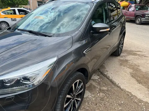 foto Ford Escape Titanium EcoBoost usado (2019) color Gris Nocturno precio $300,000