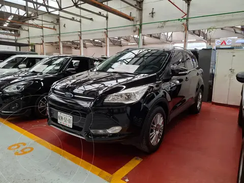 Ford Escape Titanium usado (2016) color Negro Profundo precio $199,000
