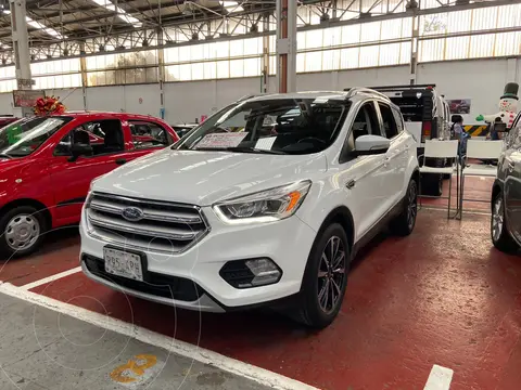 Ford Escape Titanium usado (2017) color Blanco financiado en mensualidades(enganche $68,000 mensualidades desde $5,500)