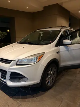Ford Escape SE Plus con techo panoramico usado (2013) color Blanco Platinado precio $198,000
