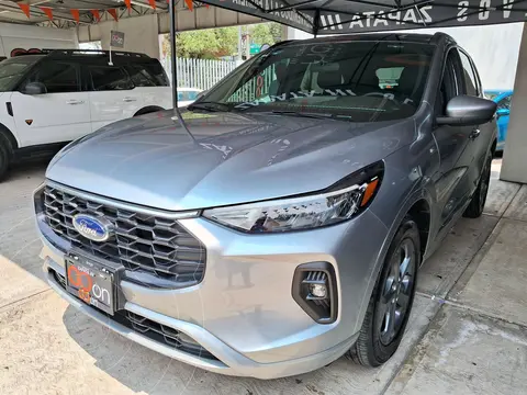 Ford Escape Titanium EcoBoost usado (2023) color Rojo financiado en mensualidades(enganche $158,050 mensualidades desde $12,086)