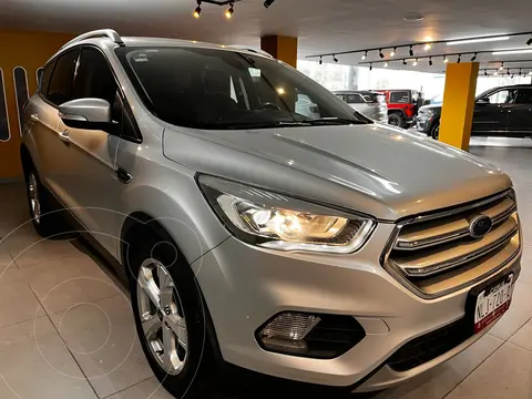 Ford Escape Trend Advance usado (2019) color plateado precio $319,000