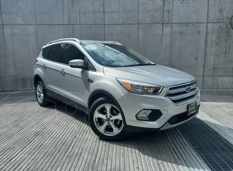 Ford Escape Trend Advance usado (2017) color plateado precio $240,000