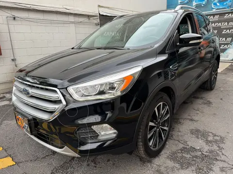 Ford Escape Titanium usado (2017) color Negro precio $272,000