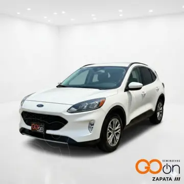 Ford Escape SEL usado (2022) color FORB BLANCO METALICO precio $380,000