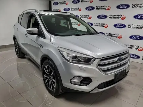 Ford Escape Titanium EcoBoost usado (2019) color Plata precio $300,000