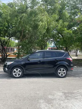 Ford Escape SE Advance usado (2017) color Negro Profundo precio $175,000