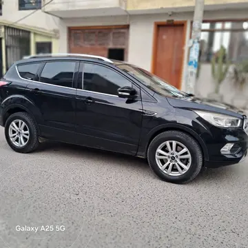 Ford Escape 2.0 SE Ecoboost usado (2019) color Negro precio u$s15,440