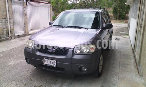 foto Ford Escape XLT Auto. 4x4 usado (2007) color Gris precio u$s3.500