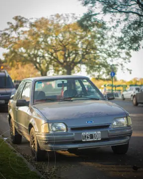 Ford Escort Coupe GL usado (1992) color Gris precio u$s2.200