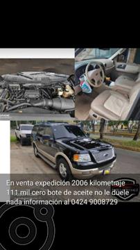 foto Ford Expedition XLT Auto. 4x4 usado (2006) color Negro precio Bs.100.000
