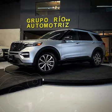 Ford Explorer Limited usado (2022) color plateado precio $890,000