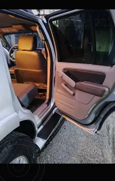 Ford Explorer Eddie Bauer usado (2007) color Plata precio u$s8.500