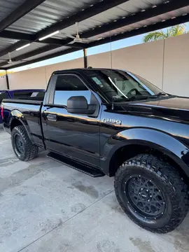 Ford F-150 Cabina Regular 4x2 V6 usado (2018) color Negro precio $485,000