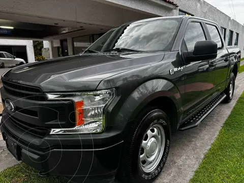 Ford F-150 XL 4x4 5.0L Crew Cabina usado (2019) color Gris precio $480,000